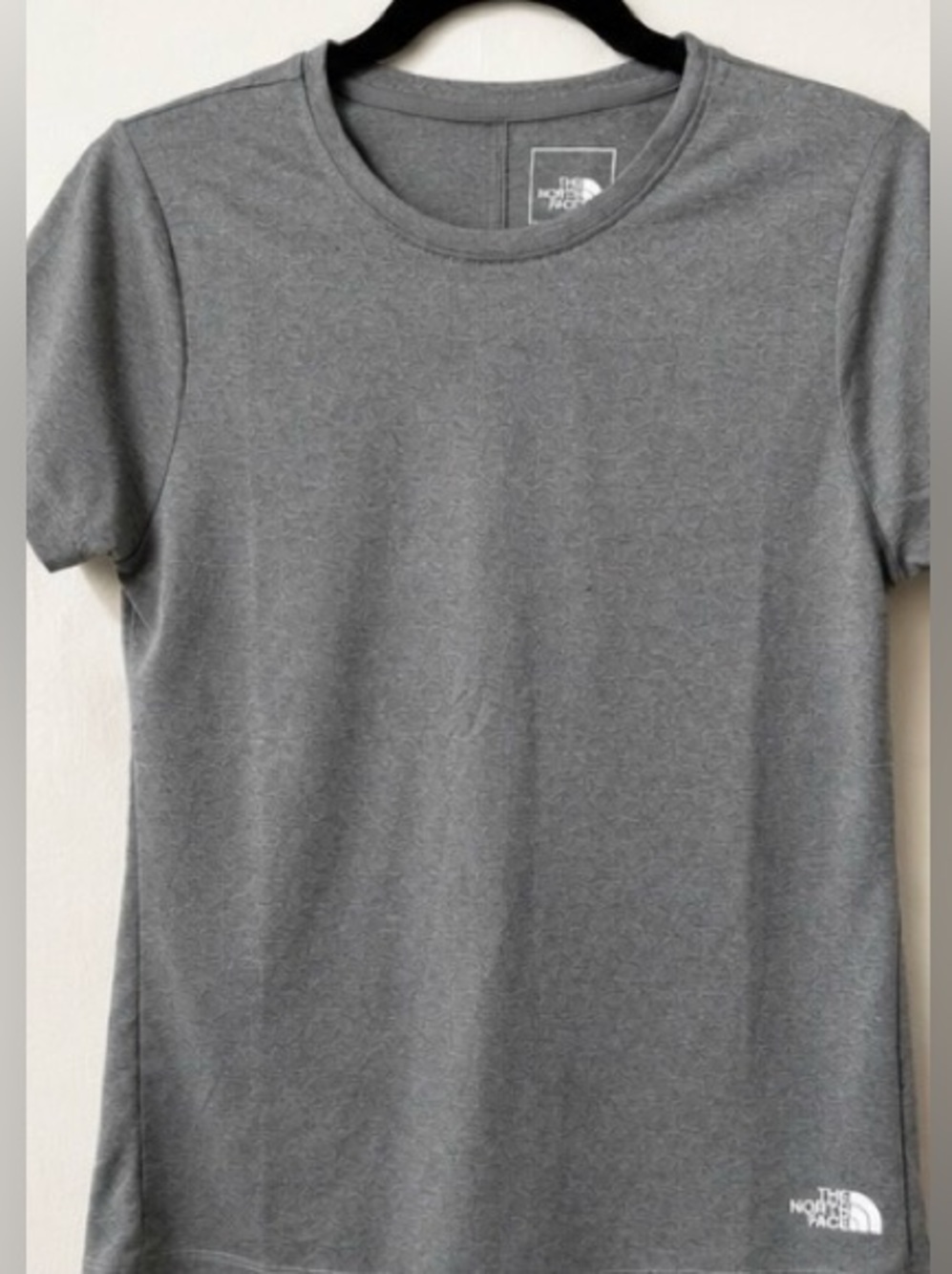 The North Face FlashDry Performance T-Shirt Grey Women’s Small | New Without Tag